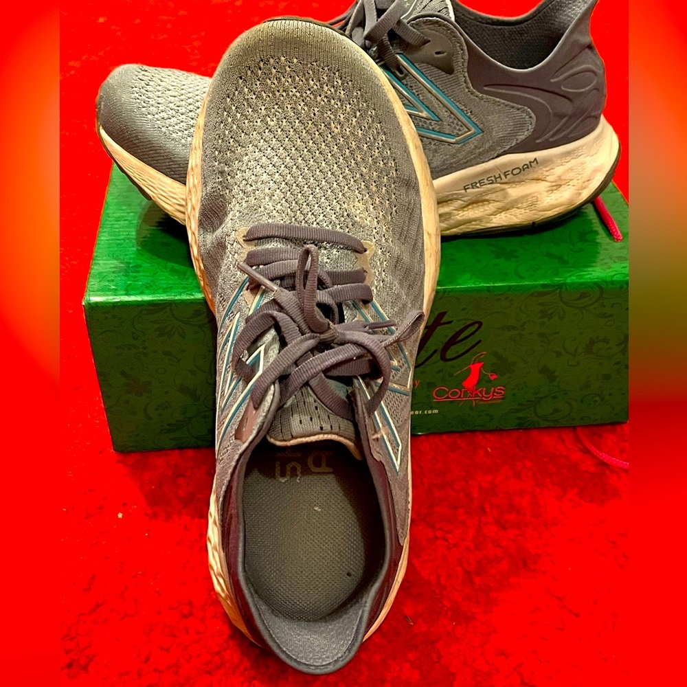 New Balance fresh foam 8 2e men's  grayish blue